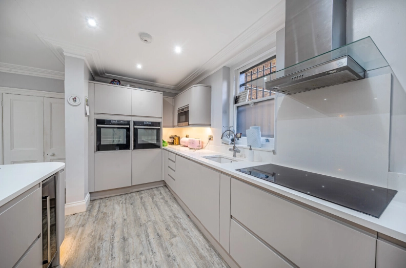 4 bedrooms houses to sale in Burghley Road, Kentish Town-image 7