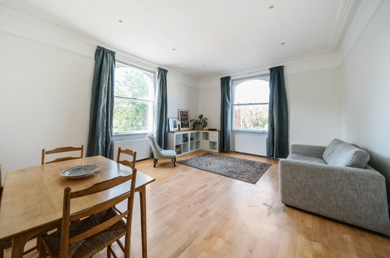 3 bedrooms apartments/flats to sale in The Avenue, Queen's Park-image 2