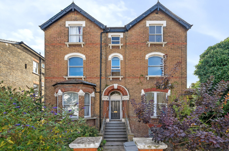 3 bedrooms apartments/flats to sale in The Avenue, Queen's Park-image 1