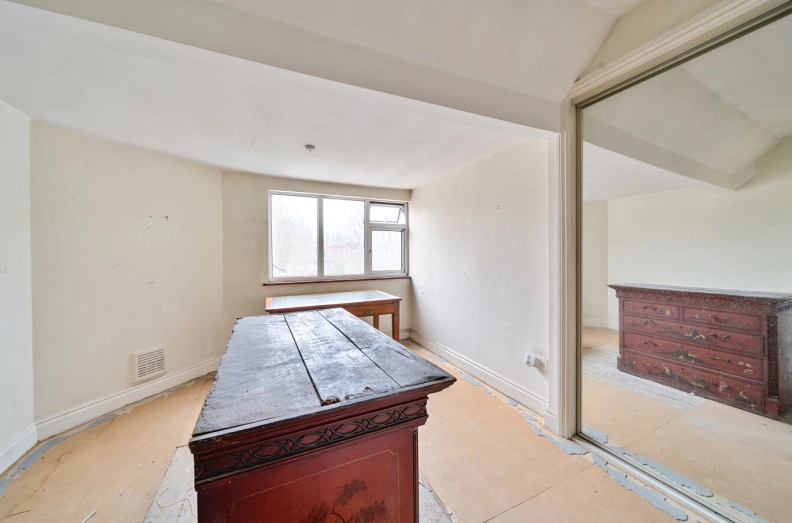 2 bedrooms apartments/flats to sale in North End Road, London-image 4