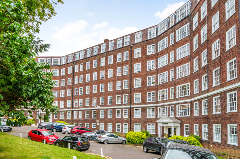 1 bedroom apartments/flats to sale in Eton Place, Eton College Road-image 1