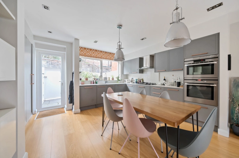 3 bedrooms houses to sale in Vane Close, Hampstead-image 3