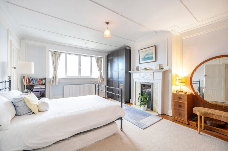 6 bedrooms houses to sale in Woodstock Road, Golders Green-image 9