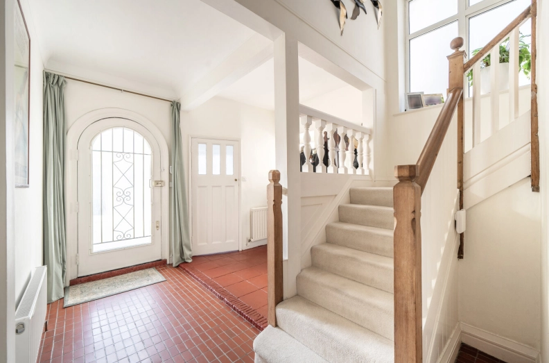 6 bedrooms houses to sale in Woodstock Road, Golders Green-image 10