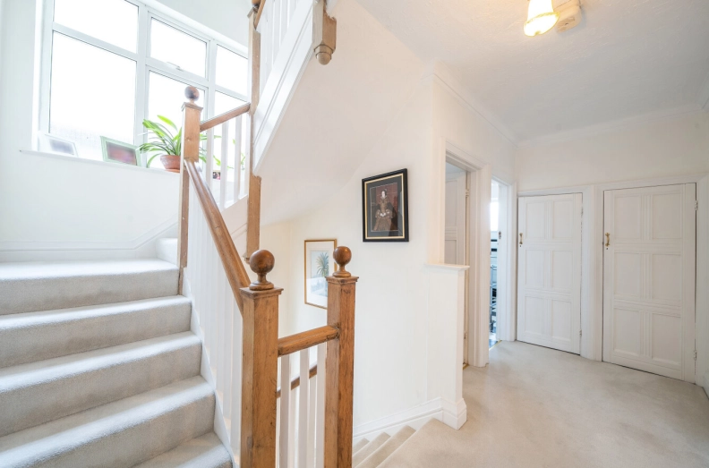 6 bedrooms houses to sale in Woodstock Road, Golders Green-image 20