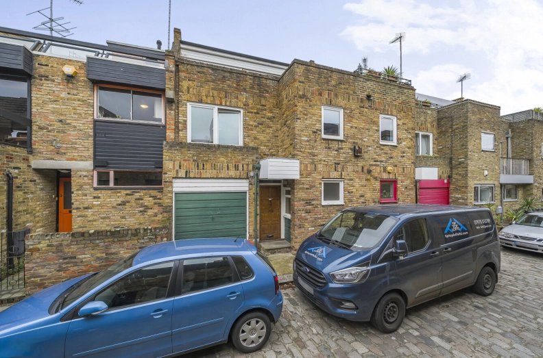 3 bedrooms houses to sale in Camden Mews, Camden-image 1