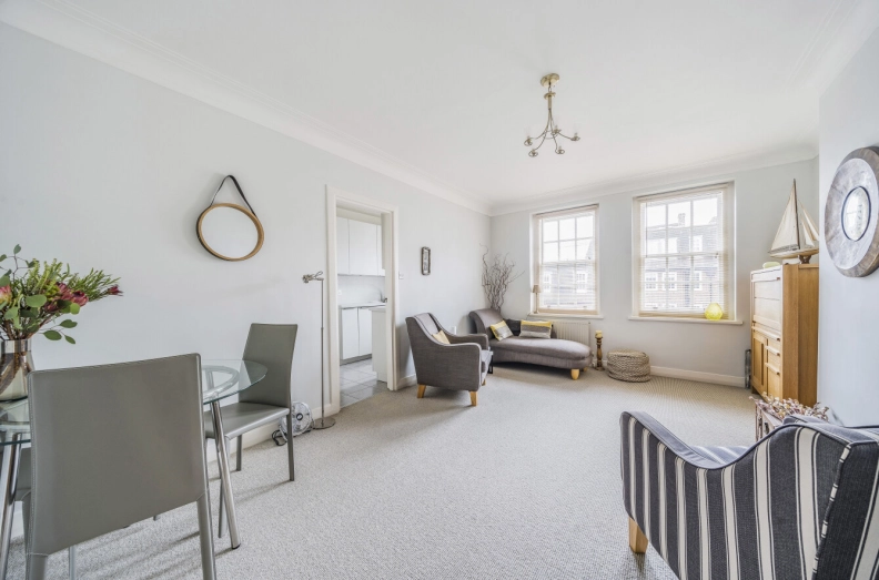 1 bedroom apartments/flats to sale in Prince Arthur Road, Hampstead-image 2