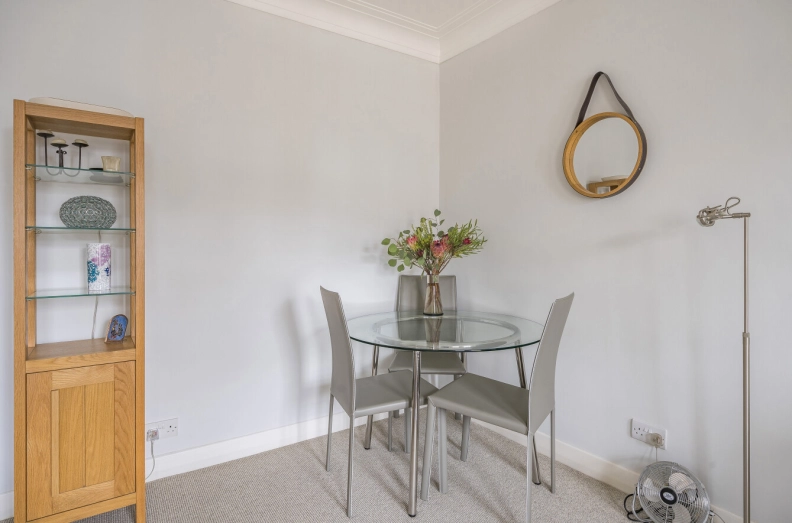 1 bedroom apartments/flats to sale in Prince Arthur Road, Hampstead-image 8