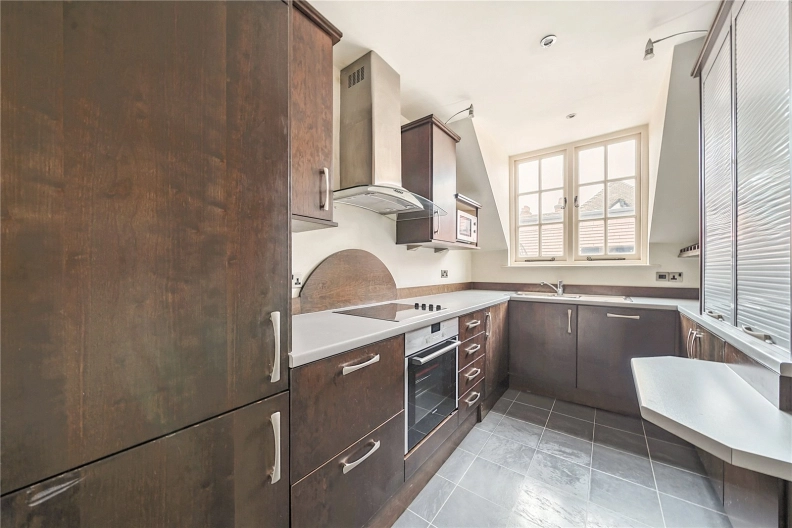 3 bedrooms apartments/flats to sale in Ferncroft Avenue, London-image 12