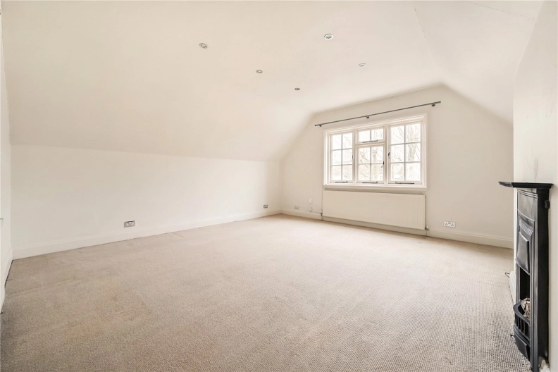 3 bedrooms apartments/flats to sale in Ferncroft Avenue, London-image 16