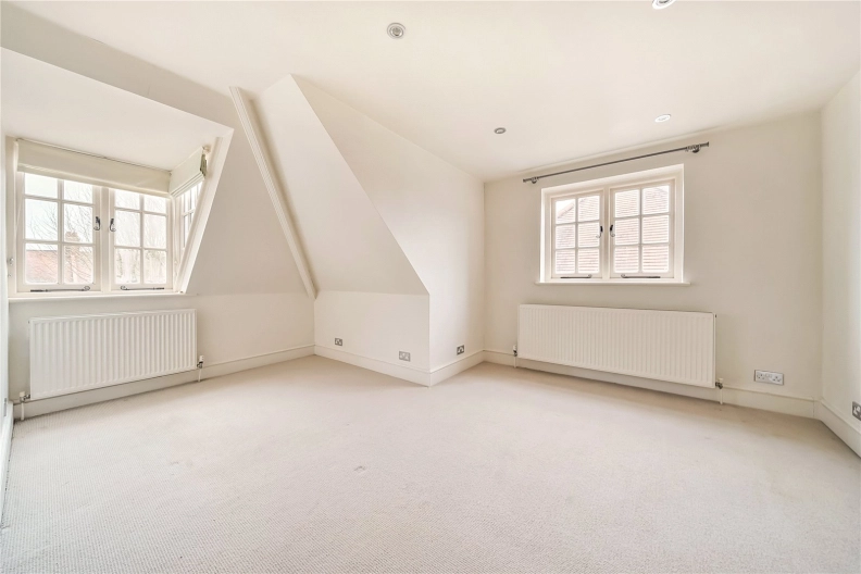 3 bedrooms apartments/flats to sale in Ferncroft Avenue, London-image 5