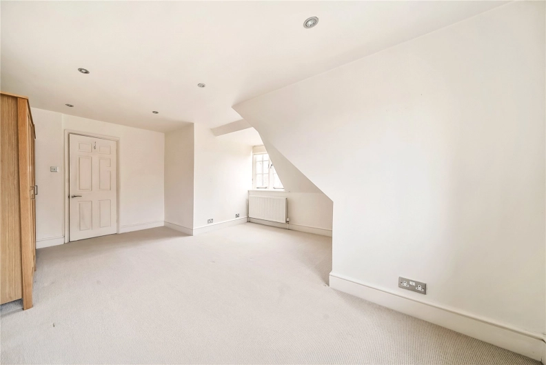 3 bedrooms apartments/flats to sale in Ferncroft Avenue, London-image 18