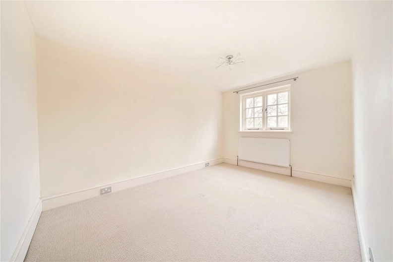 3 bedrooms apartments/flats to sale in Ferncroft Avenue, London-image 7