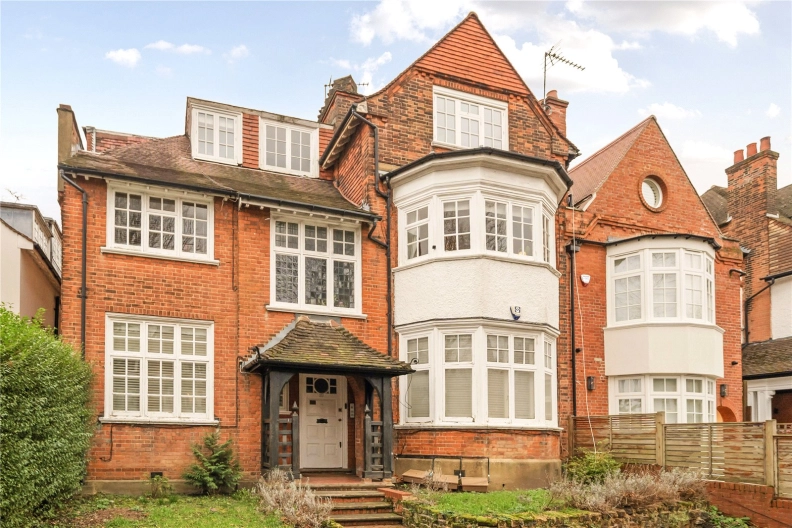 3 bedrooms apartments/flats to sale in Ferncroft Avenue, London-image 1