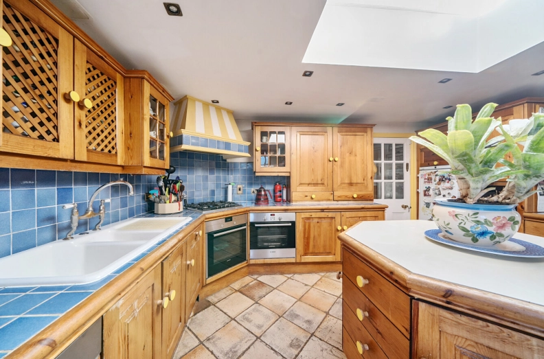 4 bedrooms houses to sale in Heathgate, Hampstead Garden Suburb-image 5