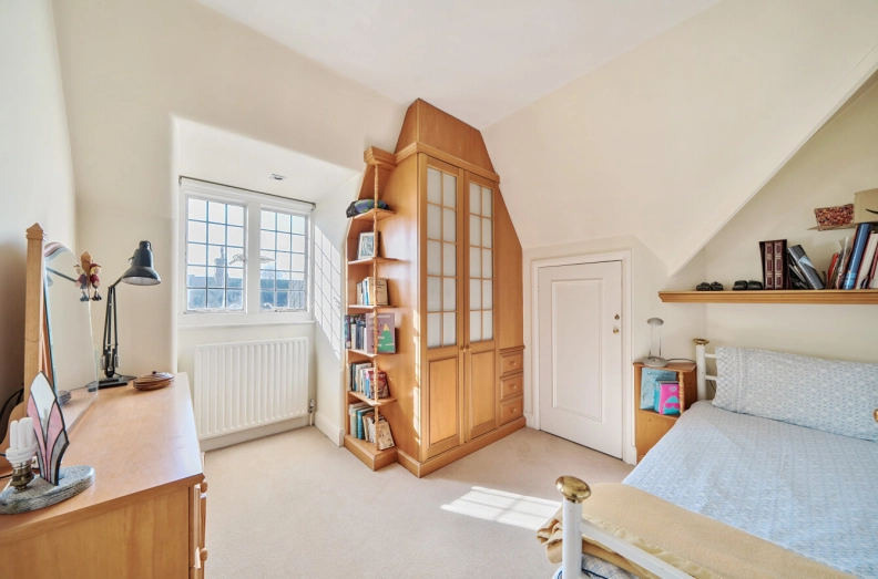 4 bedrooms houses to sale in Heathgate, Hampstead Garden Suburb-image 15