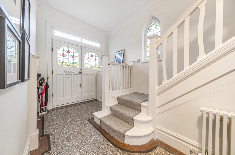 5 bedrooms houses to sale in Southwood Lawn Road, London-image 8