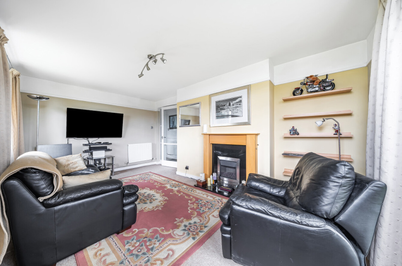 2 bedrooms apartments/flats to sale in Great North Road, London-image 14