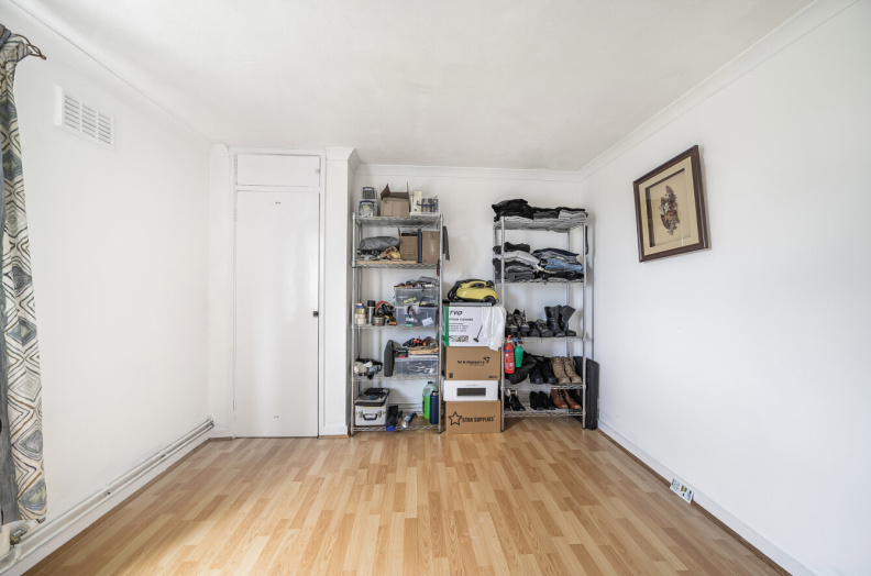 2 bedrooms apartments/flats to sale in Great North Road, London-image 19