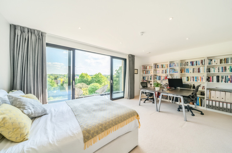 5 bedrooms houses to sale in Southern Road, East Finchley-image 6