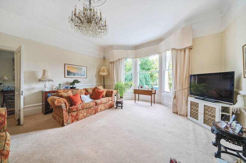 7 bedrooms houses to sale in Cromwell Avenue, Highgate, London-image 2