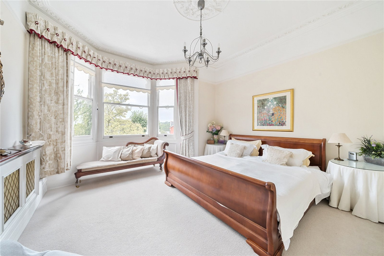 7 bedrooms houses to sale in Cromwell Avenue, Highgate, London-image 5