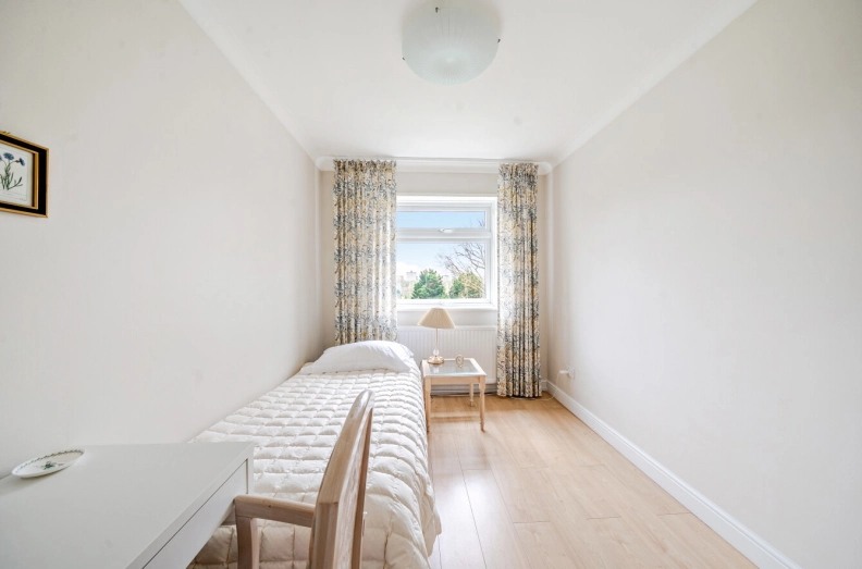 2 bedrooms apartments/flats to sale in Shepherds Hill, London-image 34