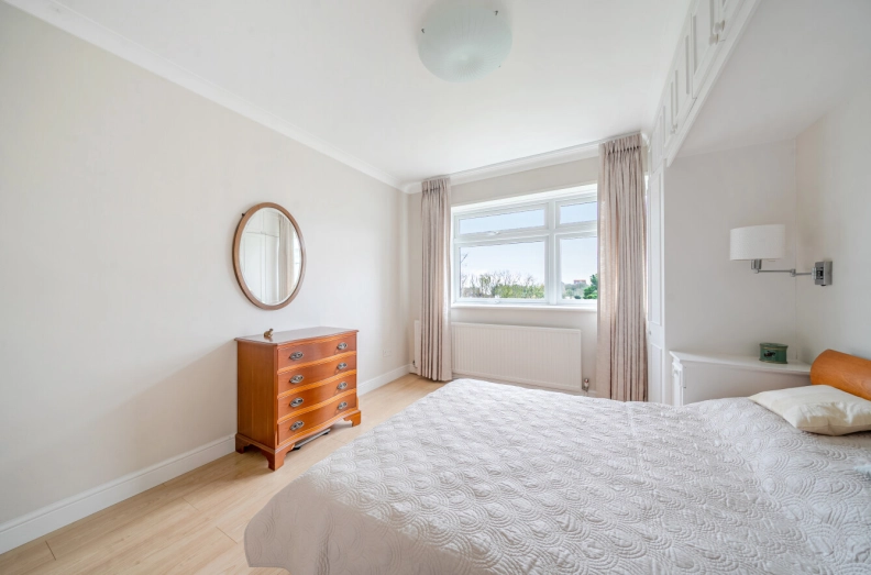 2 bedrooms apartments/flats to sale in Shepherds Hill, London-image 27