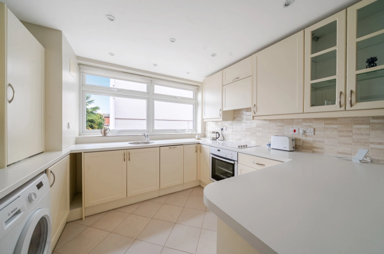 2 bedrooms apartments/flats to sale in Shepherds Hill, London-image 18