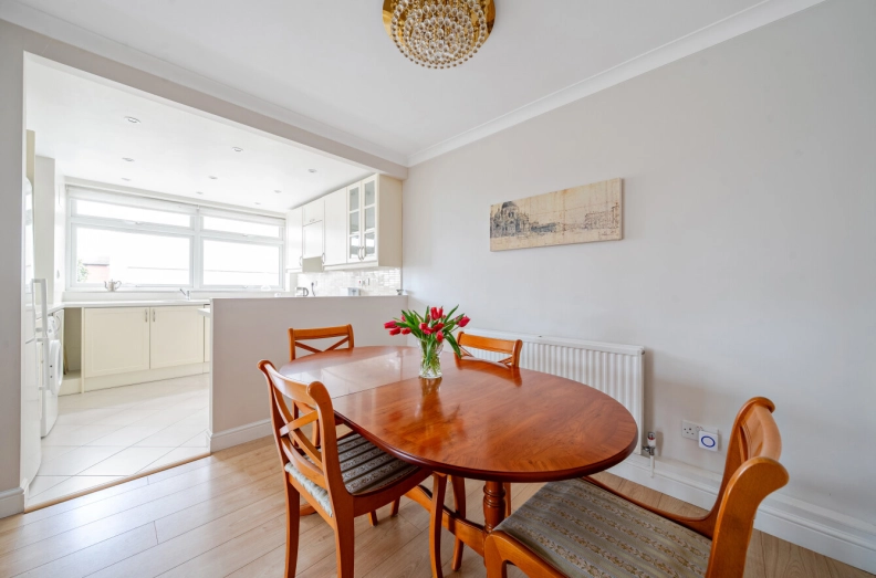 2 bedrooms apartments/flats to sale in Shepherds Hill, London-image 45