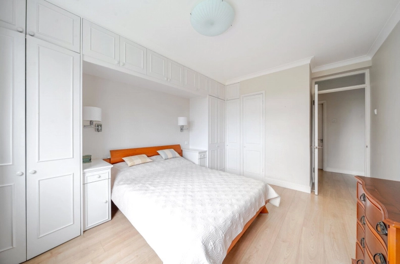 2 bedrooms apartments/flats to sale in Shepherds Hill, London-image 32