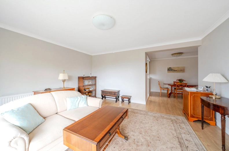 2 bedrooms apartments/flats to sale in Shepherds Hill, London-image 40