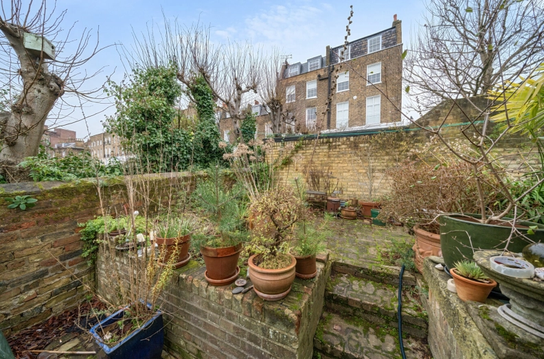 1 bedroom houses to sale in Kingsley Place, London-image 2