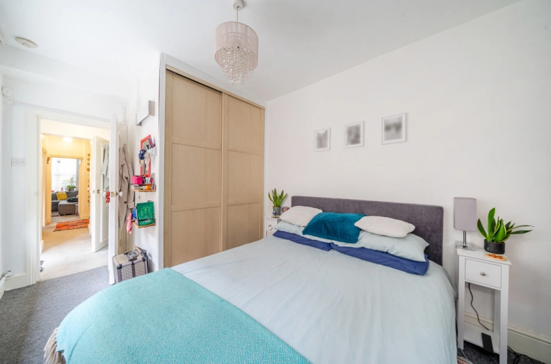 1 bedroom apartments/flats to sale in Waterlow Road, London-image 11