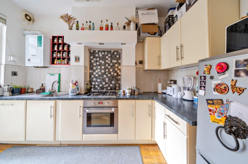 1 bedroom apartments/flats to sale in Waterlow Road, London-image 12