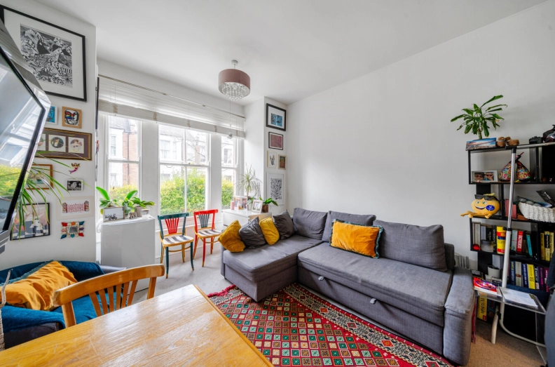 1 bedroom apartments/flats to sale in Waterlow Road, London-image 8