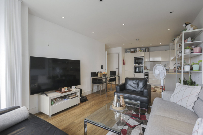 2 bedrooms apartments/flats to sale in Queensland Road, Holloway Road-image 2