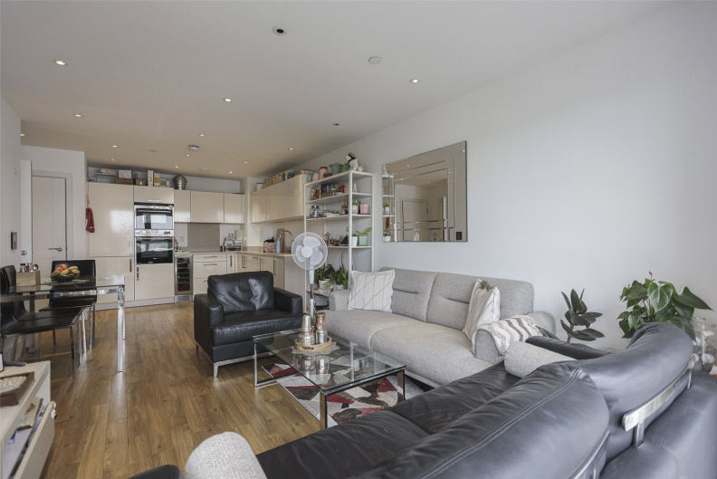 2 bedrooms apartments/flats to sale in Queensland Road, Holloway Road-image 3