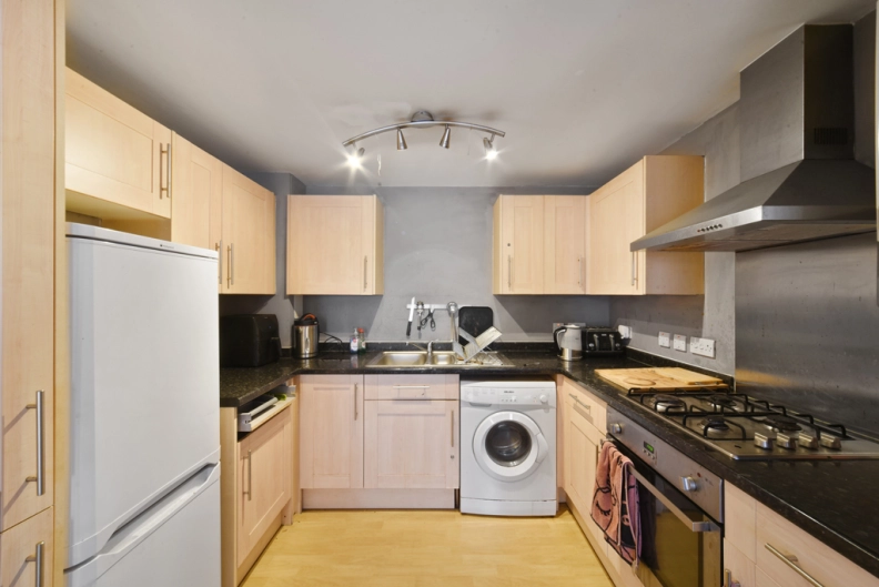 2 bedrooms apartments/flats to sale in Wandsworth Road, Nine Elms-image 4