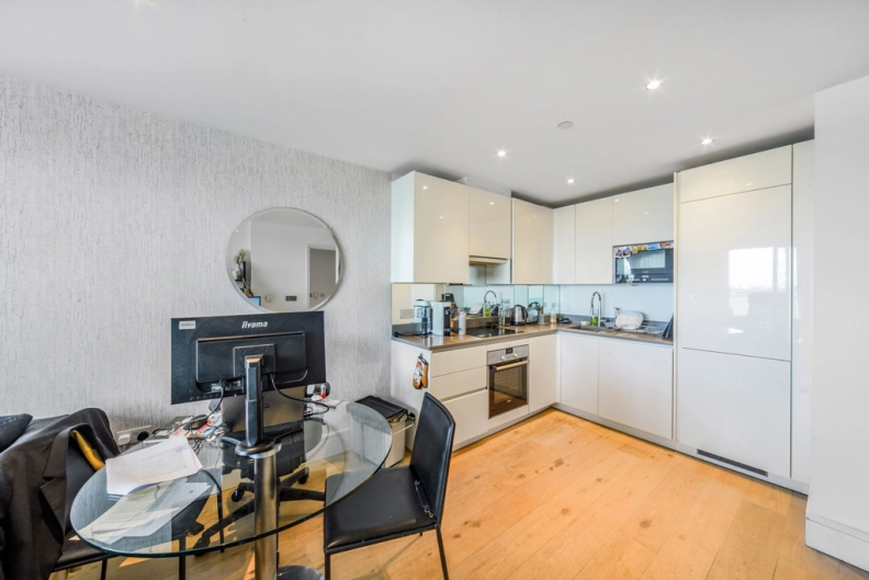 1 bedroom apartments/flats to sale in St. Luke's Avenue, Clapham-image 11