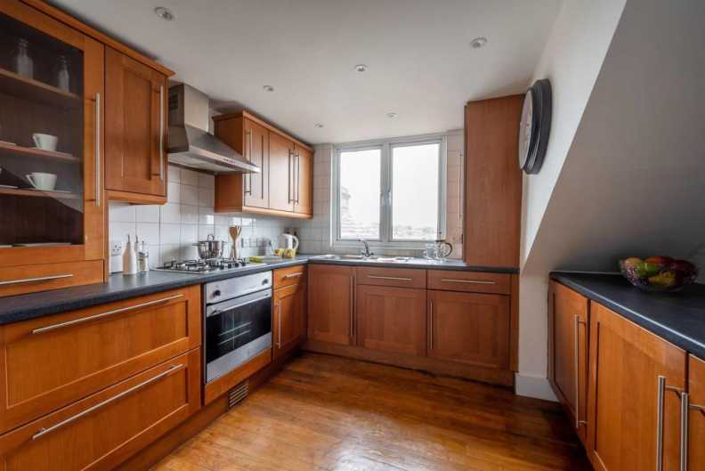 1 bedroom apartments/flats to sale in Lower Richmond Road, Putney-image 3