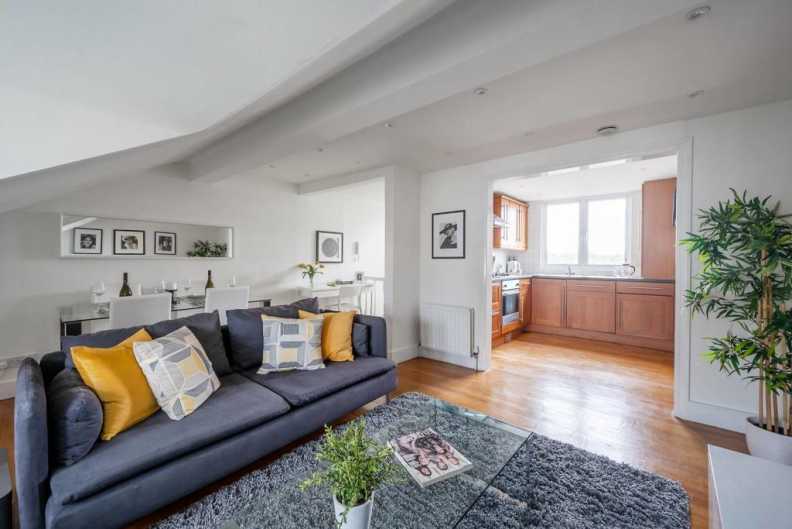 1 bedroom apartments/flats to sale in Lower Richmond Road, Putney-image 2