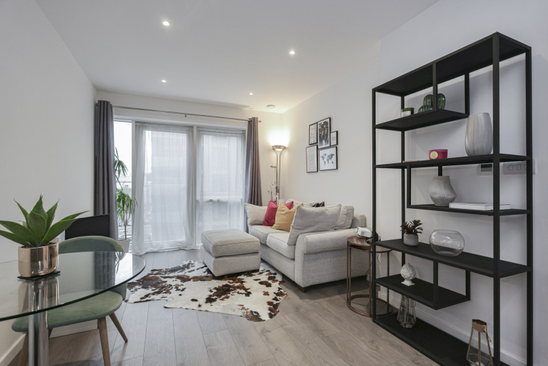 1 bedroom apartments/flats to sale in Juniper Drive, Battersea-image 2