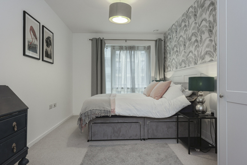 1 bedroom apartments/flats to sale in Juniper Drive, Battersea-image 5