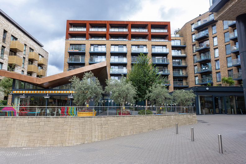 3 bedrooms apartments/flats to sale in Seafarer Way, Surrey Quays-image 8