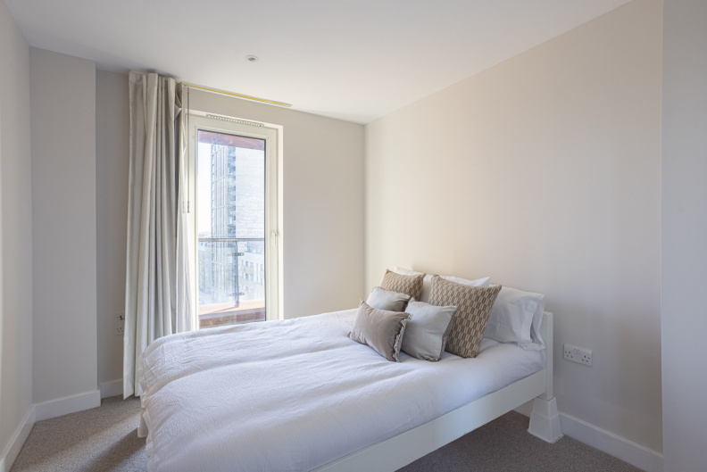 3 bedrooms apartments/flats to sale in Seafarer Way, Surrey Quays-image 16