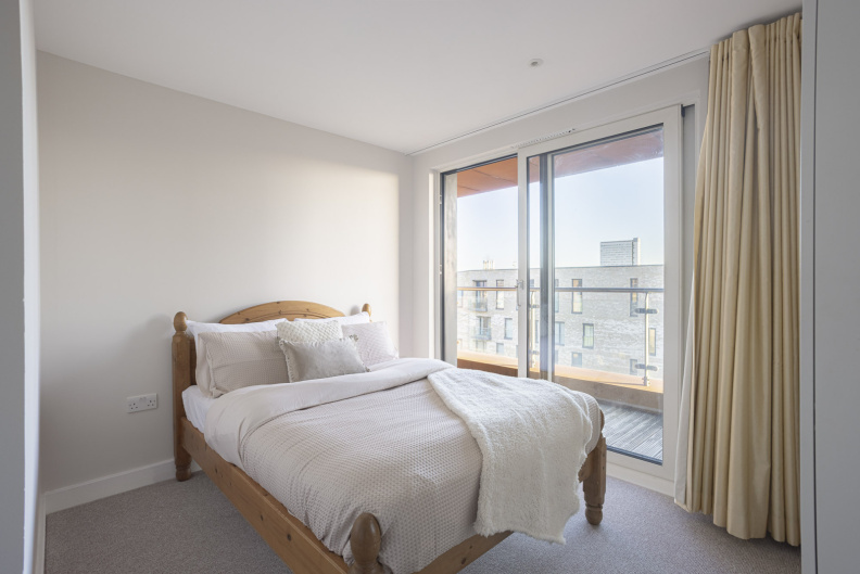 3 bedrooms apartments/flats to sale in Seafarer Way, Surrey Quays-image 6