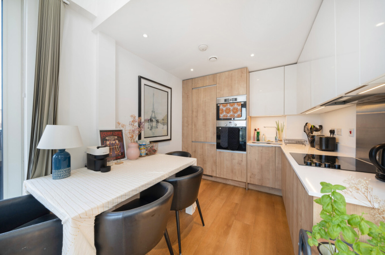 3 bedrooms apartments/flats to sale in Whiting Way, Rotherhithe-image 5