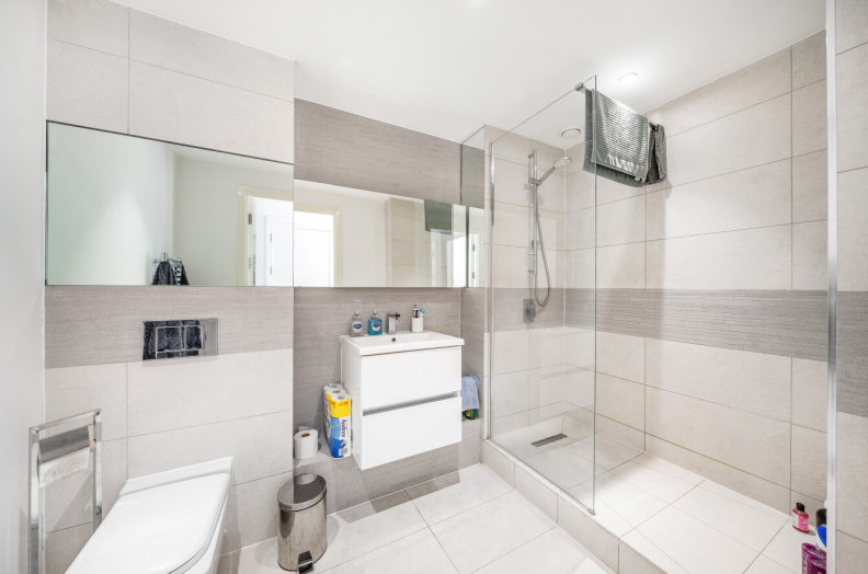 3 bedrooms apartments/flats to sale in Whiting Way, Rotherhithe-image 7