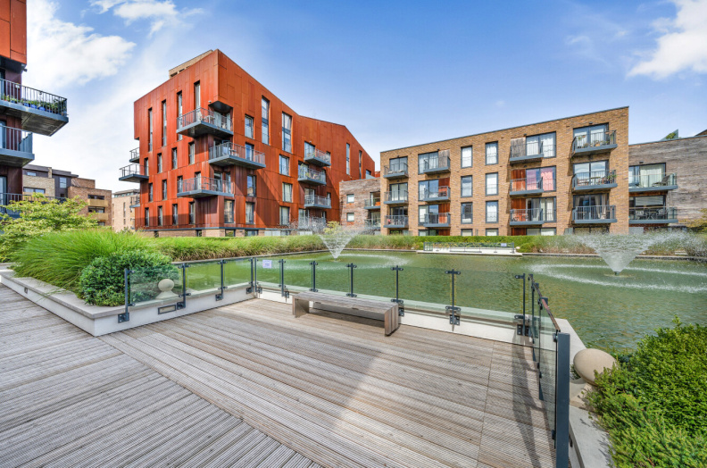 3 bedrooms apartments/flats to sale in Whiting Way, Rotherhithe-image 1